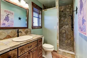 Escape to Giddings - Charming 2-Bedroom Vacation Home - Image 4