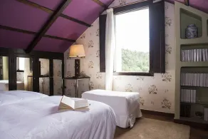 Rural house with magnificent garden near the Rias Baixas - Image 2