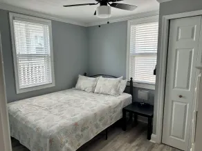 Centralized Family Friendly Home, minutes from all attractions! - Image 4