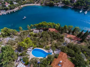 Charming Villa Anna  , with heated pool, beautiful  garden and amazing views - Image 4