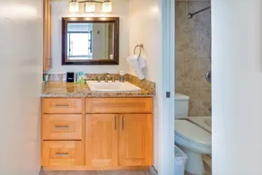 Waikiki Banyan Condo With Panoramic 37th Floor Ocean Views - Image 3