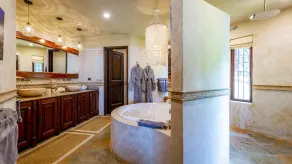Stunning Luxury Mansion in Playa Flamingo with Six Bedrooms and Beachfront Access - Image 3