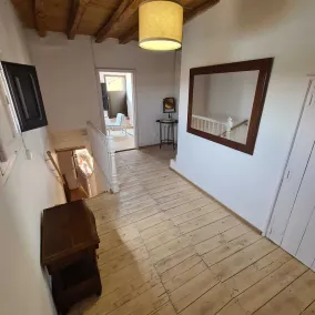 Family house with views of the Linares reservoir - Image 5
