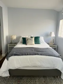 Contemporary Studio Close to Beach - Image 5