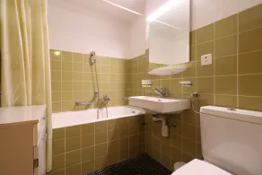 Nice lejlighed på 3 værelser ideelt beliggende på 1. sal i en bygning, tæt på centrum.<br><br>Compo - Image 2