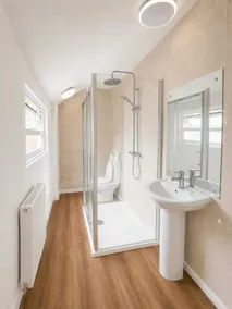 Cardiff Inner City Centre Guesthouse - Image 3