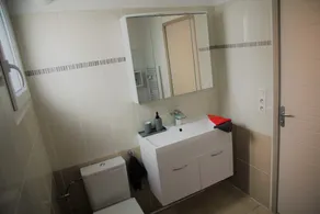 Serignan-Canal du midi. Spacious apartment in luxury apartment complex. Full A/C - Image 3