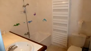 Dans Résidence Arborée, 100m des Plages , Villa Mitoyenne vue mer - Image 2