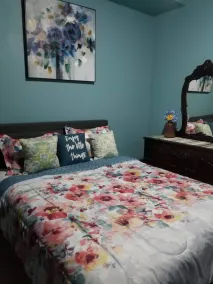 Comfortable modern one bedroom, 2 mins away from shopping malls. - Image 3