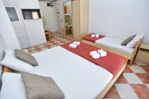 D&D Apartments Tivat - Apartment with 3 beds - No.5 - Image 3