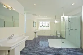 Stunning chateau, built in 1611, beautifully renovated, furnished and equipped. - Image 2