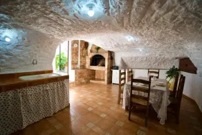 La Herencia Cave House, Private Hot Tub, and Views - Image 4