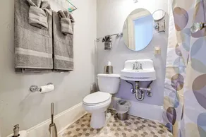 Historic Decatur Apt w City Square Views - Image 3
