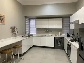Contemporary 2 bed in Suburbs - 2081 - Image 4