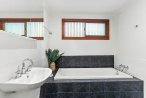 Beach House - Lennox Head - Image 3