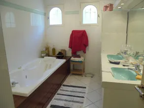 Karakterhus til 6 personer med indendørs og opvarmet pool - Image 5