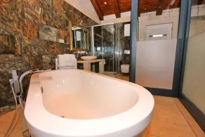 VILLA SOFIA see front with pool and hot tub - Image 3