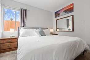 Calypso Breeze, Hot Tub, Fire Pit, Games, 2 King Bed, 1 Minute Walk to the Beach - Image 4