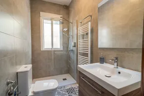 Villa 'Bravo spectacular views' with Lake and Mountain View, Pool, Garden & Wi-Fi - Image 2