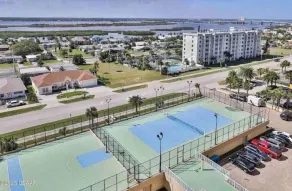 New..Beach Beauty. 2 bedroom.2 bathrooms.The Shores Club. Pool and Beach access. - Image 3