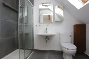 BOURNECOAST: MODERN HOUSE IN TOWN CENTRE WITH GAMES ROOM - SNUG - WIFI - HB3114 - Image 5