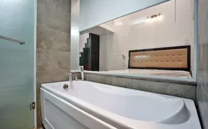 Orchid Luxury Apartment King Studio 402 - Image 2