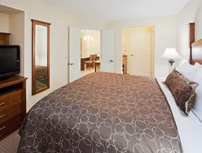 1 Bedroom | Indoor pool + Hot Tub, Free Breakfast - Image 5
