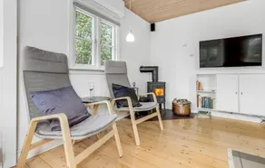 Beach Front Home In Rønne With Wifi - Image 3
