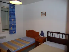 House with garden - Image 5
