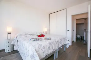 Penthouse-LakeView-AC-Private Garden - Image 3