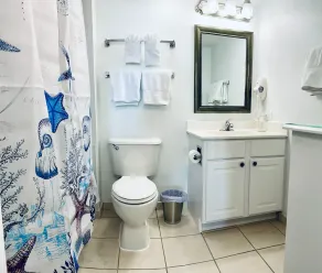NO OWNER FEES! Gorgeous Updated OCEANFRONT 2/2 Suite, OF Master, W/D, 18th Fl - Image 3