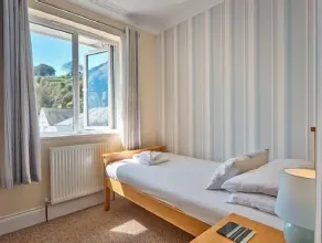 Une belle maison de ville de trois chambres sur l'esplanade de Shanklin avec 15% de réduction sur le voyage en ferry - Image 4