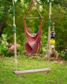 The Red House in the Green Oasis - Image 3