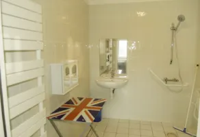 Spacious farmhouse ,wheelchair accessible , close to stunning beaches . - Image 5