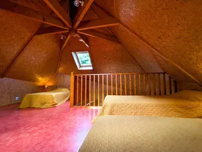 Chalet en pleine nature à Orsennes avec étang à proximité, idéal pour 6 personnes et animaux admis - Image 4