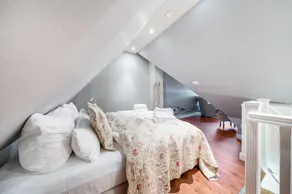 Long-distance view - High-quality furnished apartment in a quiet location with unobstructed - Image 4