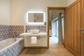 Brand new barn conversion.  Perfect location for North Norfolk Coast. - Image 5