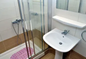 Tzivras Standard Apartment - Image 2