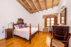 Casa vacanze 'Town House Esglesia 10' con terrazza privata, Wi-Fi e aria condizionata - Image 5