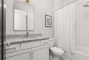 H3 ~ Spacious Condo Only 8 Min to Broadway ~ Garage Parking ~ Super Clean - Image 3