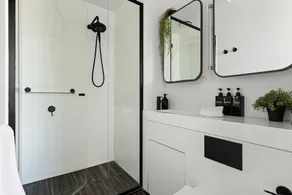 Stylish 2BR Close to Melbourne Central & QV - Image 3