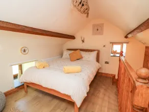 TEGFAN BARN, romantic, character holiday cottage in Rhayader - Image 4