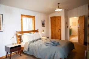 Cozy Updated Log Cabin with Mountain Views close to Monadnock - Image 5