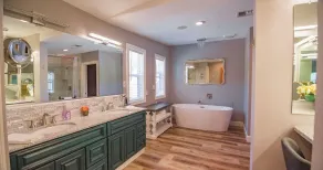 Perfect for corporate retreats, family reunions. Near Silverwood. Sleeps 38! - Image 3