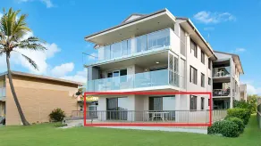 Bilinga Beach 4 - Absolute Beachfront - Image 2