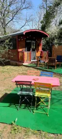 Caravan in Drôme Provençale in the middle of a private garden - Image 5