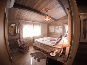 Cedar Orchard Cabin. - Image 2