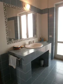 Large villa with garden in center of town between lake and golf- Vallelunga - Image 2