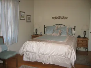 Spacious & Charming 1-BR Apartments For Extended Stays Near CalTech, Huntington - Image 5