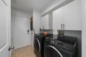 One Story House, King Beds, TV in all bedrooms, Desks, Grill and Pool.  - Image 2